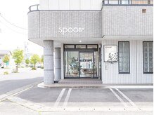 スプーンプラス アイラッシュ(spoon+eyelash)の雰囲気（店舗正面Pご利用ください雨でも濡れずに入店可能）