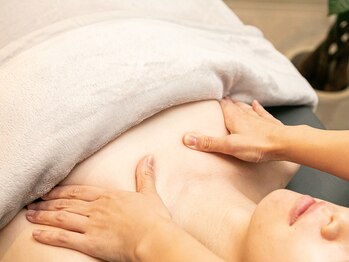 ハウ(HAU)/【デコルテマッサージ】