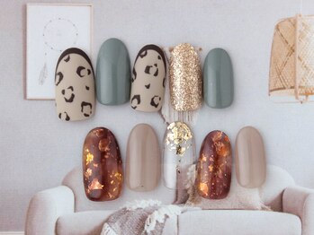 ネイルランド 新百合ヶ丘店の写真/大好評のトレンドデザインは初めての方にも♪初回オフ無料/サンプル多数!何度目でもおトクでリピート率◎