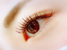 リーフ(Leaf)/理想のお目元を実現!