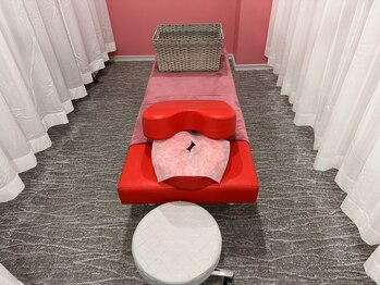 中央谷町整体院/広め施術スペースでリラックス!