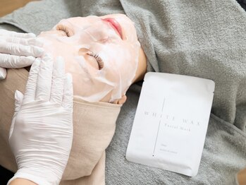ホワイトワックス 浜松店(WHITE WAX)の写真/韓国では当たり前【お顔のWAX脱毛◎】シェービングよりも断然フェイシャルワックス(パック付)¥7500★潤艶