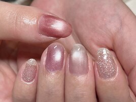 マグネット×ラメで大人可愛く