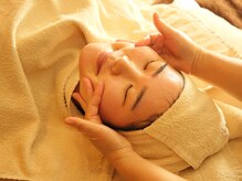 ティーン イサーン/タイ式マッサージのフェイシャル