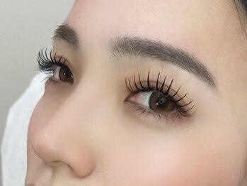 エルメ(elme)の写真/最新LEDマツエク！圧倒的なキープ力【LEDグルー】で今までにない持続力を実現！汗や水にも強く美しさ長持ち