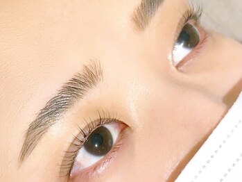 プラスアイ 吉祥寺南口店の写真/【顔は眉毛で変わります】一流のアイブロウスタイリストのプロの技術。眉の仕上がりに感動する方続出中♪