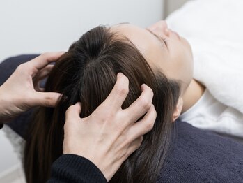 ルナ(Lunaria)の写真/プライベート空間でリラックスして施術♪ドライヘッドスパで頭のコリをほぐして頭の疲れを解消!