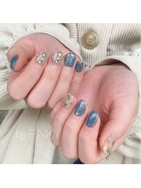宝石ネイル