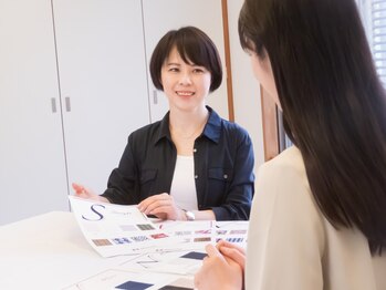 王子試着室の写真/フレンドリーなスタッフがお迎えします♪リラックスした雰囲気で目から鱗な体験◎新たな魅力を手に入れて♪