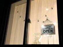 リリーナ アイラッシュサロン(Relyna)/【 R 】が目印の小窓です☆