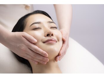 シーボン 浦和店の写真/至純美白！2種類のフェイシャルマッサージ×美白パックで徹底ケア。シーボンの技術で澄みわたる透明感へ

