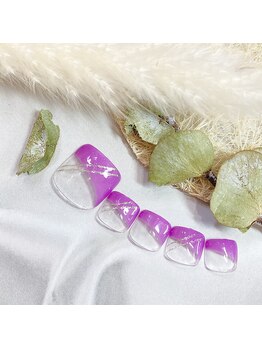 サロンR/上品斜めフレンチネイル