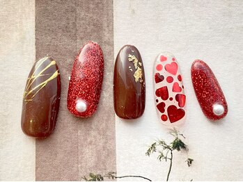 ターラ(Tara)/真っ赤なハートのチョコネイル