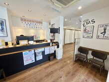 セイコツラボ(SEIKOTSU LABO.)の雰囲気（カフェのような落ち着いた空間でリラックスしてお過ごし頂けます）