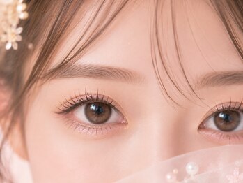 ロロ 京都河原町店(LOLO)の写真/特別な日に穏やかな目元を演出し、華やぎを添えるサロン。輝く瞳で素敵な一日を！