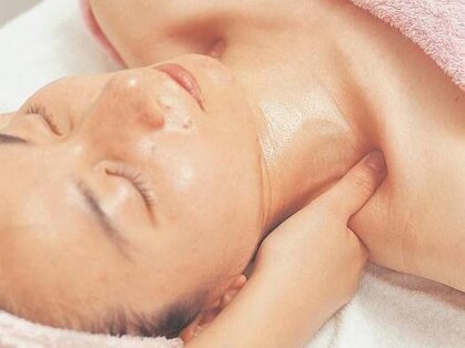 手づくり美顔サロン花 福岡天神本店の写真