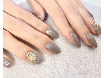 人気のマグネットネイル