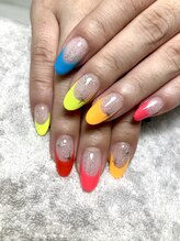 ラキネイル(LAKI Nail)/カラフルフレンチネイル