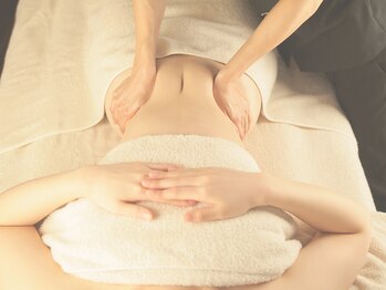 ジェミーサン(Gemmy Sun)の写真/当店自慢の胸下～骨盤施術でウエストラインに自信を！