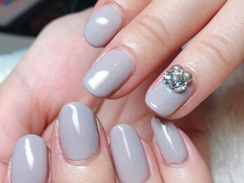 ビューティトリップ(Beauty TRIP)/シンプルVカットストーン7,000円