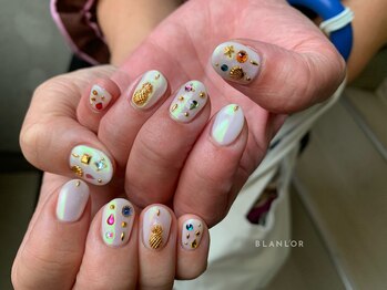 ネイルサロン ブランロール 三軒茶屋店(Blanl'or)/キラキラモチーフネイル