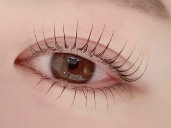 マケア 天神大名店(Makea)の写真/どの角度から見ても美しい仕上がり♪《抜け感》プラスで“カワイイEYE”☆[韓国パーマ、ワンホンマツエク]