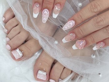 マリンネイル 麻布十番(Marin nail)の写真/【フットワンカラーストーン10粒迄☆フットバス＆フットケア付￥8900！】足元から気分が上がるご褒美ケア♪