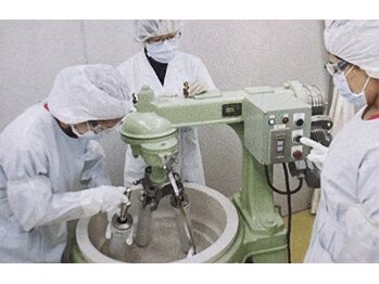 北原美顔/自社ビルにて化粧品製造