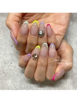 細フレンチネイル×Vカット