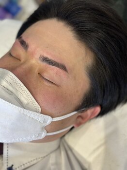 イスリーツー(ithree.2)/メンズ眉毛パーマ