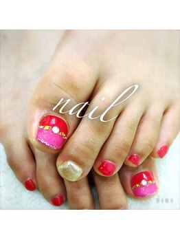 シキ(SIKI)/ピンク×レッドの可愛いネイル
