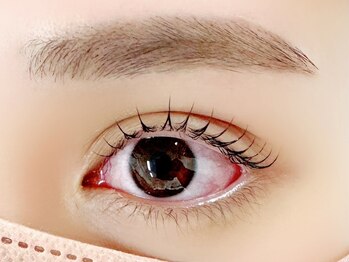 ホワイトアイ 表参道(WHITE EYE)の写真/【話題の最新目元ケア】濃く健康的な自まつげに◎朝のメイクもすっぴんでも盛れる程ぱっちりとした印象へ♪