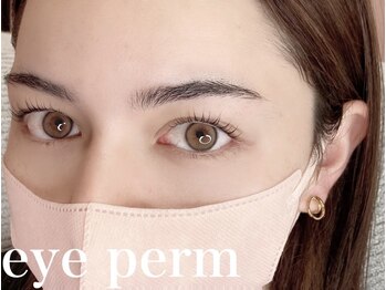 ビューティーライン 横浜店(BEAUTY LINE)の写真/【時短美容】ハイクオリティ施術が同時に受けられる♪抜群のセンスと技術力で目元も指先も一気にオシャレに