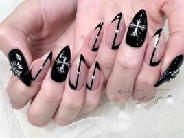 個性派×黒ネイル