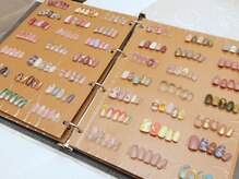 ネイルサロン アンリミット(Unlimit)の雰囲気（サンプルの多さが自慢です☆毎月トレンドデザインが楽しめる♪）