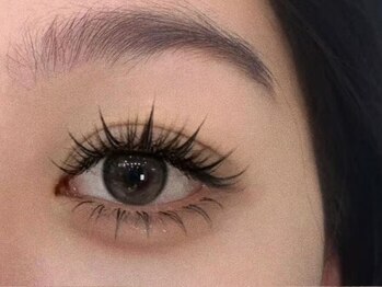 愛 ラッシュ アウラ(AURA)/ LEDワンホンマツエク