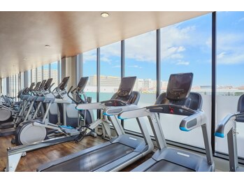 ベストスタイルフィットネス 新浦安店(BEST STYLE FITNESS)/開放的なジムエリア