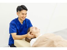 沖縄知花整骨院 鍼灸院の雰囲気（明るい雰囲気で気楽にご来店いただける整骨院です◎）