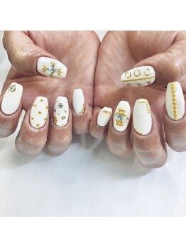 ミナミネイル(MINAMI NAIL)/ホワイト×ゴージャス