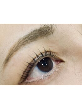 ナチュラル上品な目元にしたい