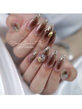 ネイルサロン R/スタイリングコース8030円　