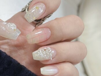 ルネネイル(Lune nail)/キラキラホワイトネイル