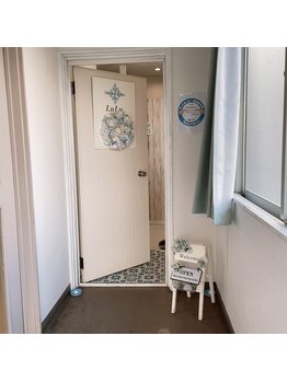 ルル(LULU.)/店舗入り口