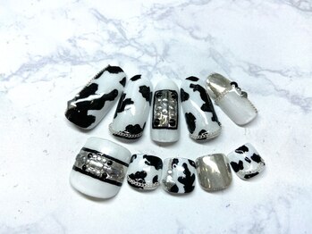 ネイルサロン 爪/牛柄ネイル