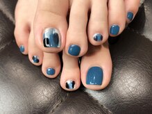 プラハネイル(+HER 美甲)/ニュアンス×ネイビー