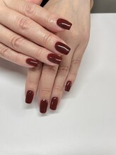 サロンドリスブラン(Salon du lys blanc)/シックなボルドーカラー