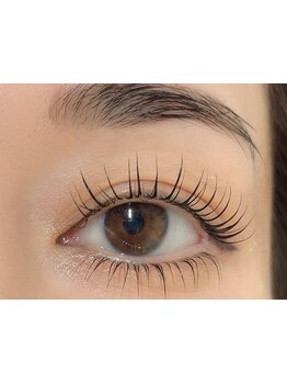 ナチュラル上品な目元にしたい