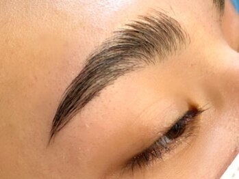 モストブリヤン(MOSTBURYAN)/眉毛WAXパーマ