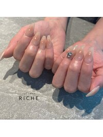 血色感チークネイル