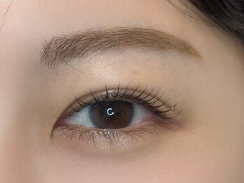 アミティエ(amitie)の写真/お化粧の時間も短縮◎丁寧な施術でご希望のまつげデザインに仕上げ、あなたのキレイを引き出します♪